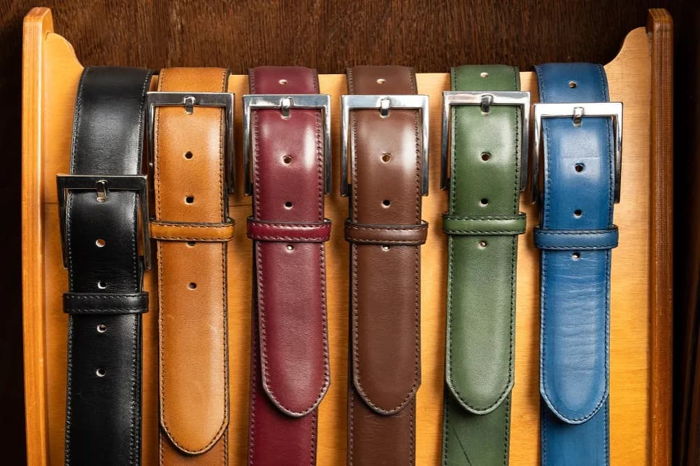 Jak przechowywać paski do spodni, aby uniknąć ich uszkodzenia?