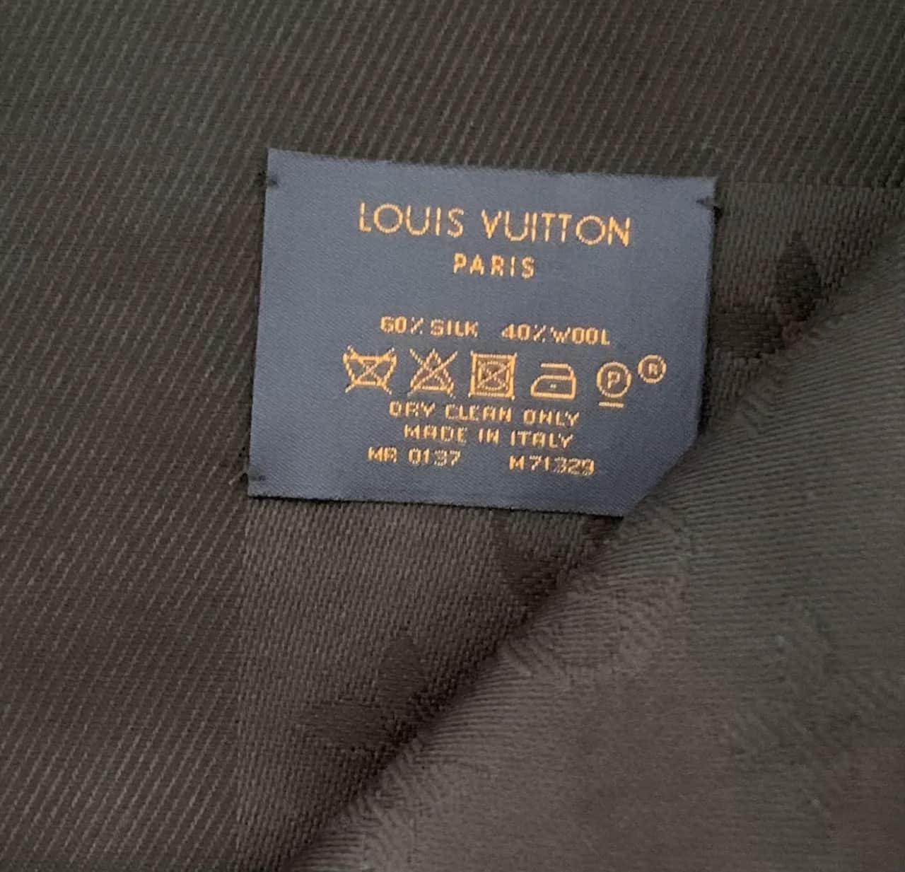 Ile kosztuje szalik Louis Vuitton? Zaskakujące ceny i modele