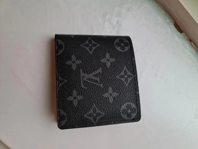 Jak rozpoznać oryginalny portfel Louis Vuitton i uniknąć podróbki