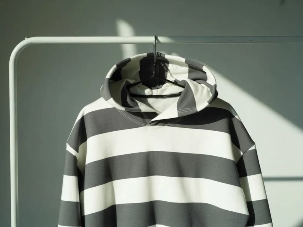 Jak powiększyć bluzę w prosty sposób i uniknąć skurczenia materiału