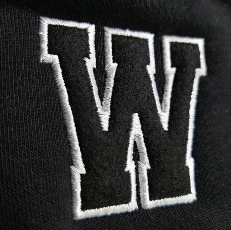 Jak zrobić haft na bluzie - proste metody dla początkujących