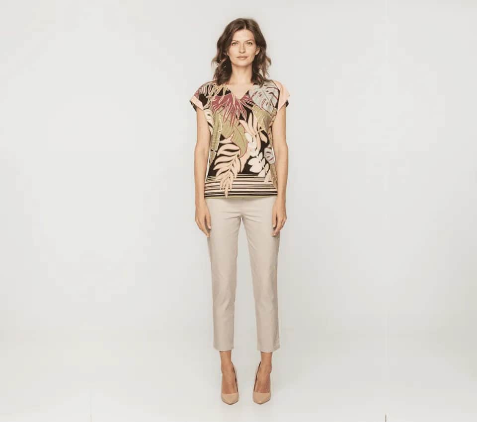 Jakie kolory pasują do beżowych spodni, aby wyglądać stylowo?