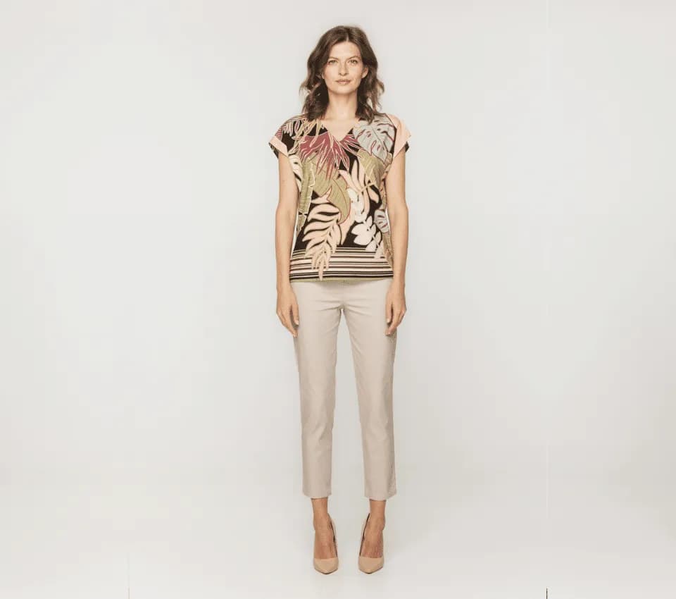 Jakie kolory pasują do beżowych spodni, aby wyglądać stylowo?