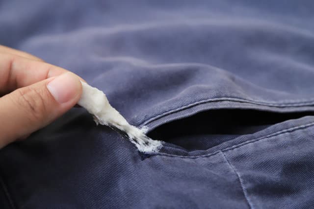 Skuteczne sposoby na to, jak usunąć gumę z bluzki bez uszkodzeń