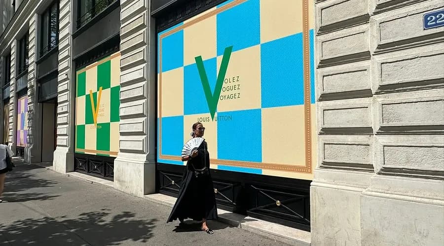 Gdzie znaleźć sklepy Louis Vuitton w Île-de-France i ich usługi