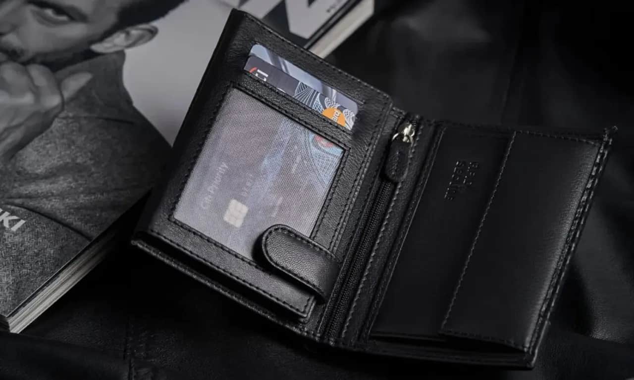 Najlepsze marki portfeli męskich skórzanych – jakość i styl w jednym