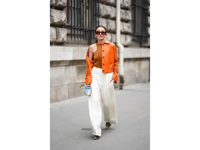 Jaki pasek do białych spodni? Odkryj idealne połączenia stylowe